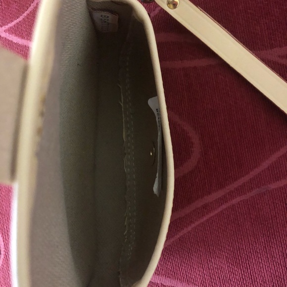 Dooney & Bourke Wristlet  - brand New! - Picture 6 of 7